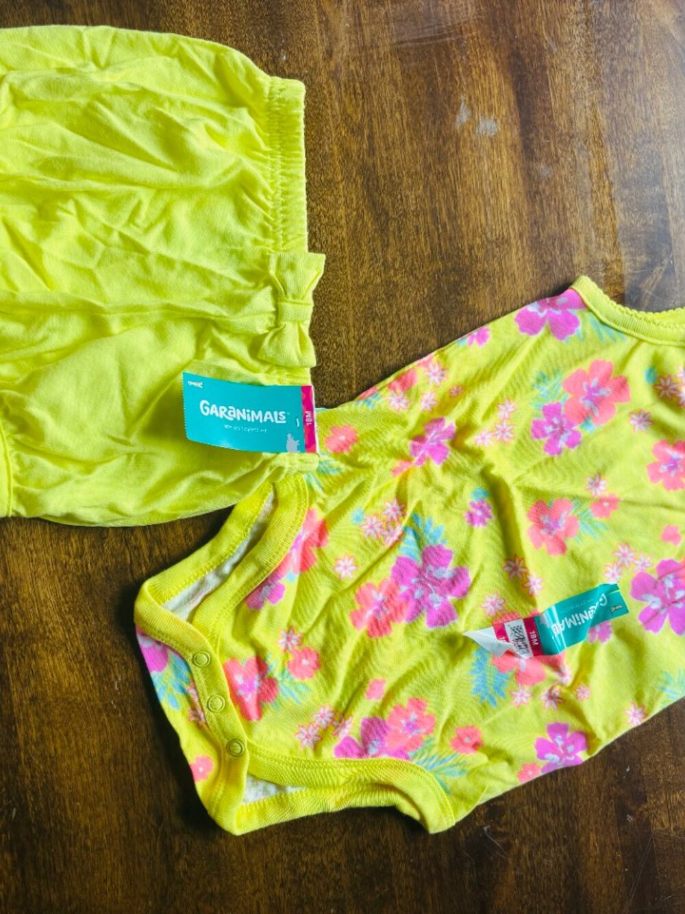 Garanimals 2 short sets size 24 months